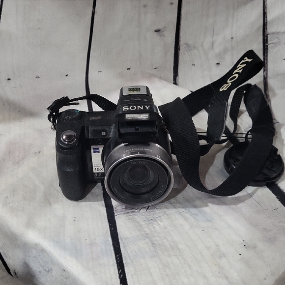 Sony Other - Sony Black Digital Camera Cybershot